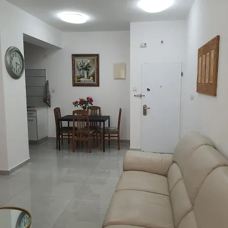Lovely Three-Room Apartment Above The Promenade Ashdod Exterior photo