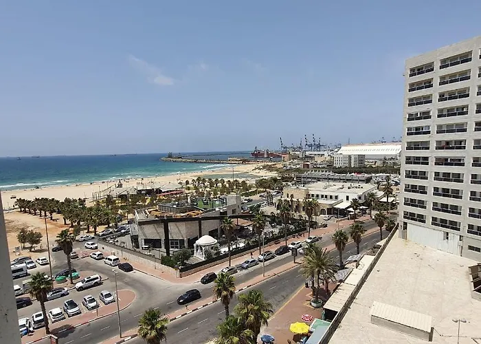 Lovely Three-Room Apartment Above The Promenade