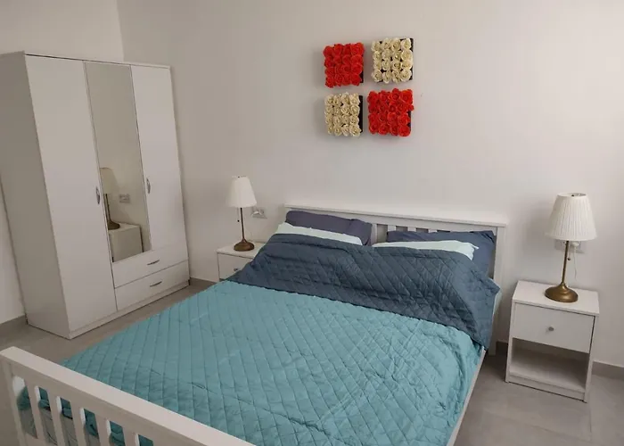 Lovely Three-Room Apartment Above The Promenade