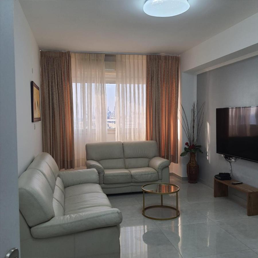 Apartment Lovely Three-room Above The Promenade *