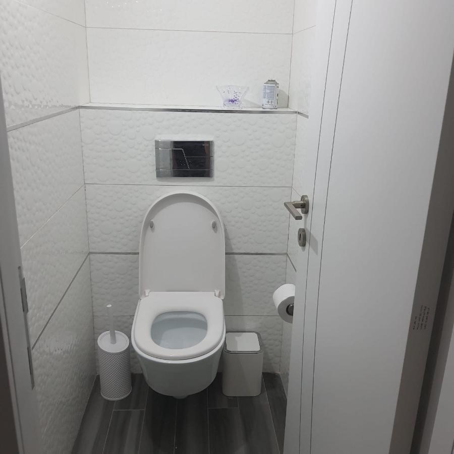 Lovely Three-room Above The Promenade * Ashdod