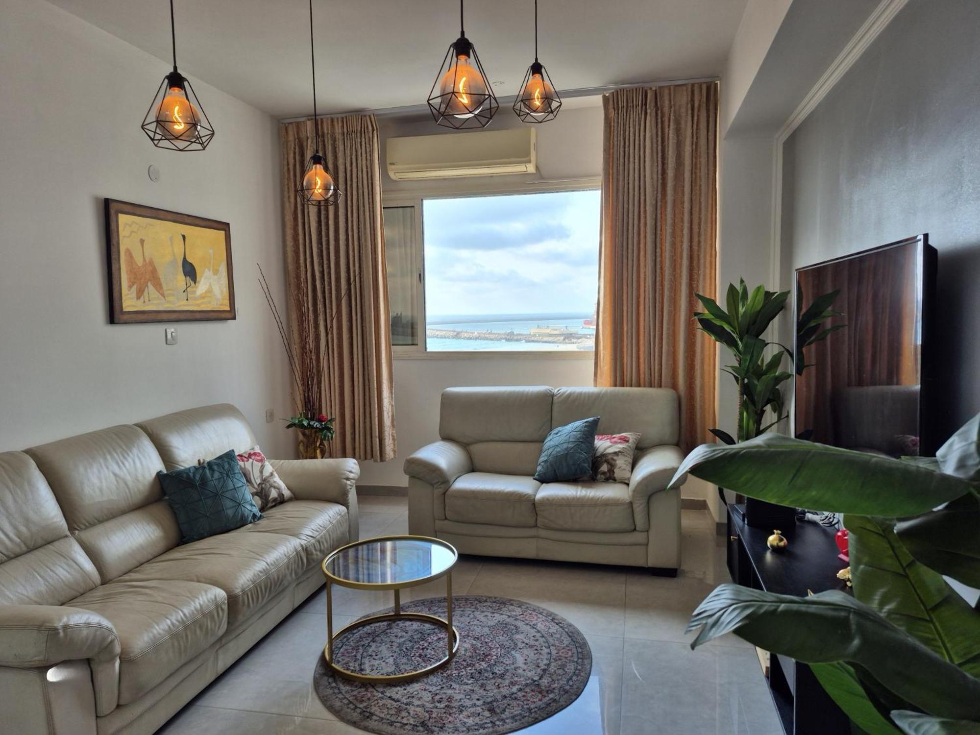 Apartment Lovely Three-room Above The Promenade *